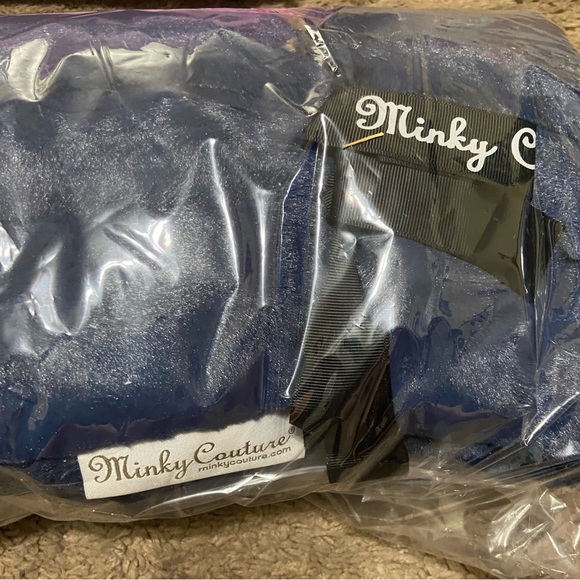 Minky Couture Grande Blue Blanket - Picture 4 of 6